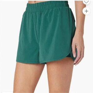 Beyond Yoga Women’s In Stride Lined Running Shorts in Lunar Teal Size Medium